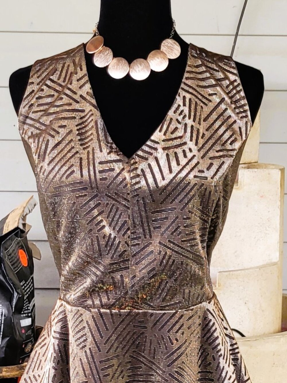 FOREVER 21 METALLIC SLEEVELESS TOP